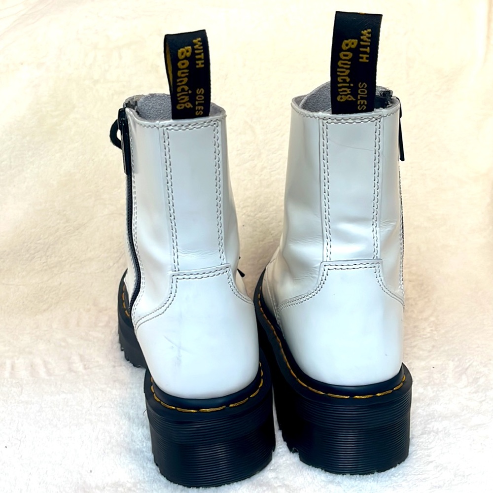 White leather 2” platform woman’s Doc Martens - Picture 3 of 8